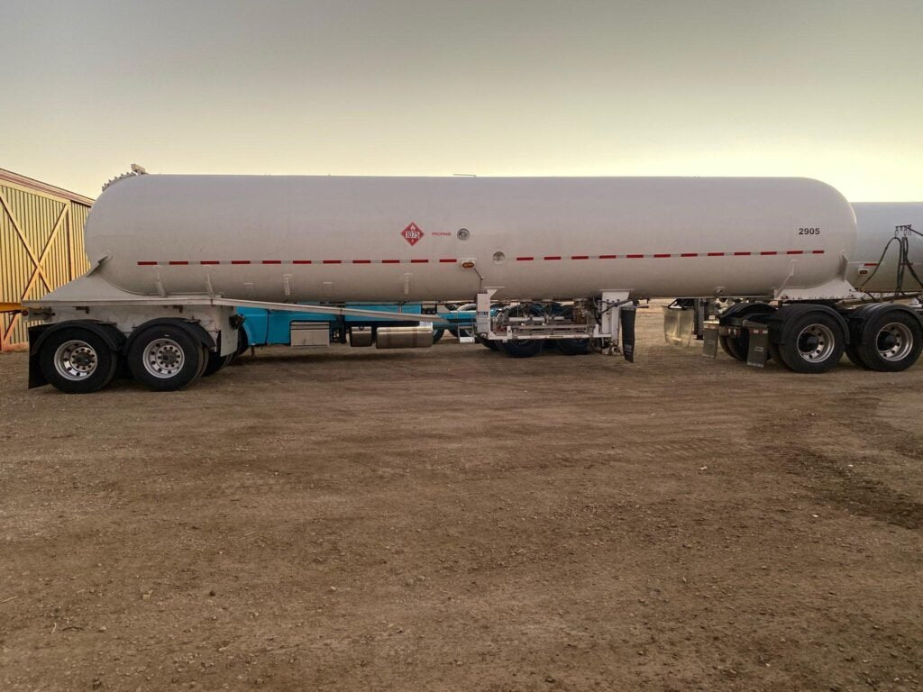 Buy 11600 GALLON Industrial Gas Tank Trailer Online MC-331 LPG LIQUID TANKER IN STOCK image 1