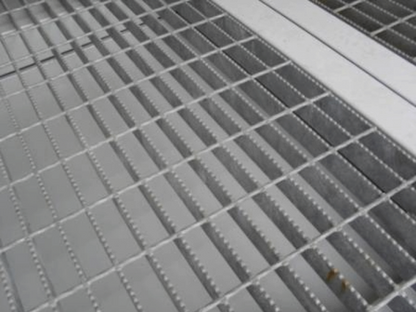 20Ft X 8Ft Open Side Bunded Open Mesh Floor Store image 2