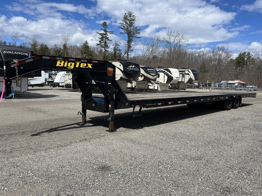 2024 Diamond C 8.5×20 20K Deckover Equipment Trailer w/ 72” Flip-Knee Ramps image 0